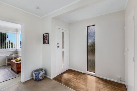 Photo of property in 10 Lawry Street, Moturoa, New Plymouth, 4310