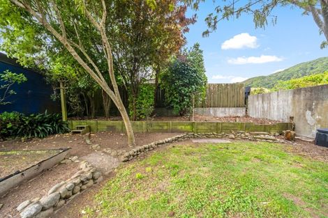 Photo of property in 28 Miro Street, Eastbourne, Lower Hutt, 5013