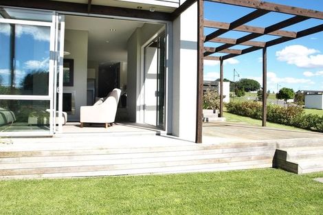 Photo of property in 73 Ridge View Crescent, Pukekohe, 2120