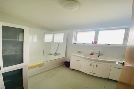 Photo of property in 72-74 Dublin Street, Martinborough, 5711