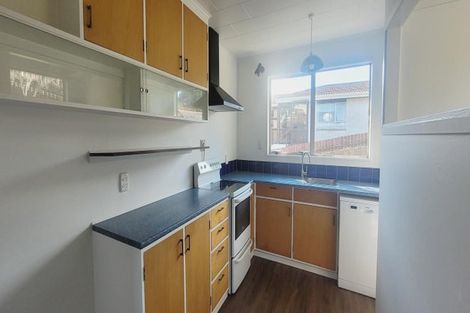 Photo of property in 114 Gloaming Hill, Titahi Bay, Porirua, 5022