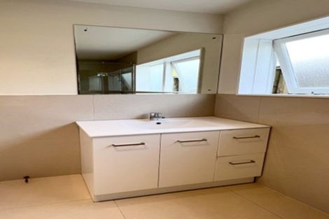 Photo of property in 134 East Coast Road, Forrest Hill, Auckland, 0620