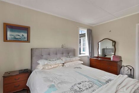 Photo of property in 18 Tweed Street, Roslyn, Palmerston North, 4414