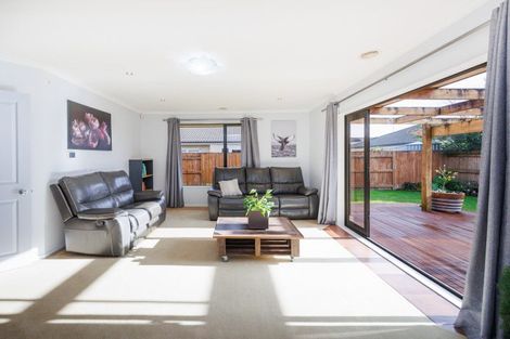 Photo of property in 34 Meridian Grove, Kelvin Grove, Palmerston North, 4414