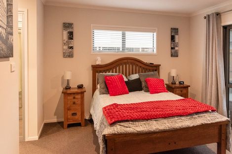 Photo of property in 130 Penetaka Heights, Pyes Pa, Tauranga, 3112