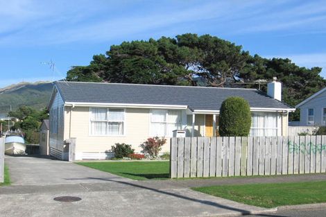 Photo of property in 45 Whanga Crescent, Titahi Bay, Porirua, 5022