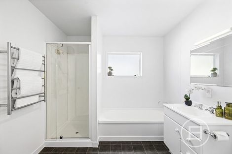 Photo of property in 28b Kawarau Place, Frankton, Queenstown, 9300