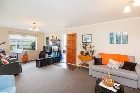 Photo of property in 27 Norfolk Crescent, Feilding, 4702