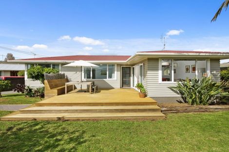Photo of property in 19 Koru Street, Mangere Bridge, Auckland, 2022