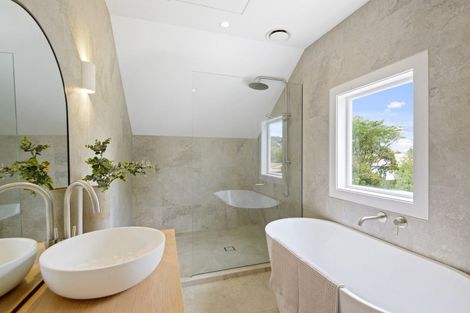 Photo of property in 64 Wilsons Road, Saint Martins, Christchurch, 8022