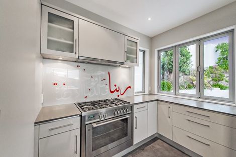 Photo of property in 2 Redcliffs View Lane, Redcliffs, Christchurch, 8081