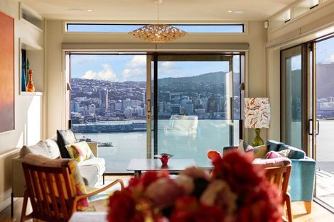 Photo of property in 51 The Crescent, Roseneath, Wellington, 6011