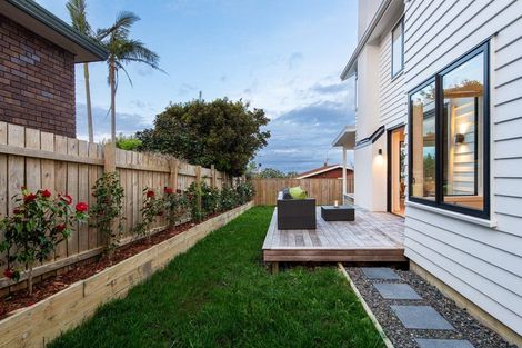 Photo of property in 12b Newburn Road, Waiake, Auckland, 0630