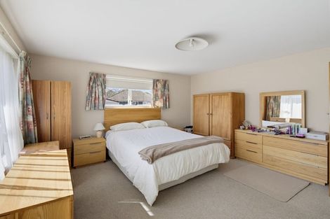 Photo of property in 332 Memorial Avenue, Burnside, Christchurch, 8053