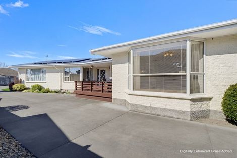Photo of property in 332 Memorial Avenue, Burnside, Christchurch, 8053