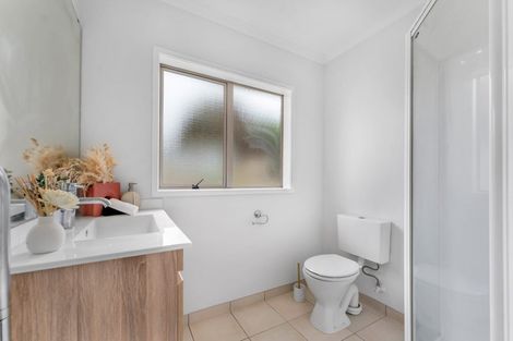 Photo of property in 1 Luna Place, Henderson, Auckland, 0612