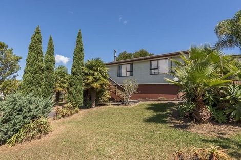 Photo of property in 4 Kayle Glen, West Harbour, Auckland, 0618