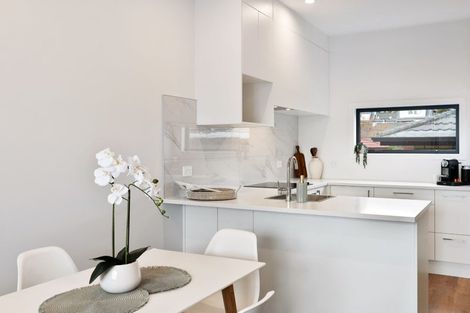 Photo of property in 3 Meg Lane, Glen Eden, 0602