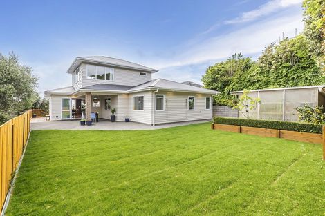 Photo of property in 58 Nicholson Road, Khandallah, Wellington, 6035