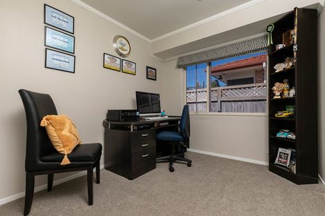 Photo of property in 27 Summerland Drive, Henderson, Auckland, 0612