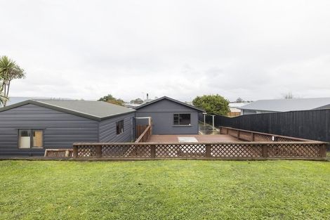 Photo of property in 35 Dahlstrom Grove, Kelvin Grove, Palmerston North, 4414