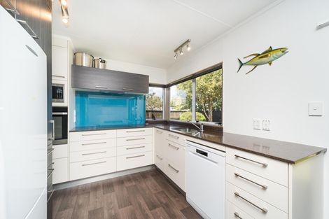 Photo of property in 97 Hillcrest Drive, Kelvin Grove, Palmerston North, 4414