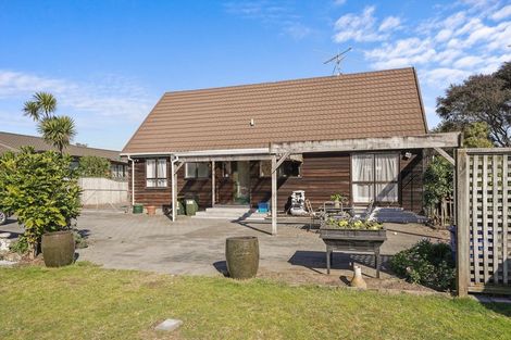 Photo of property in 20 Frimley Terrace, Waikanae Beach, Waikanae, 5036