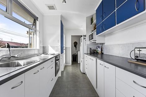 Photo of property in 18 Saxton Road, Upper Vogeltown, New Plymouth, 4310