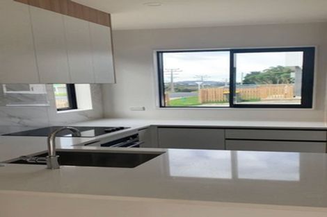 Photo of property in 67a Divich Avenue, Te Atatu South, Auckland, 0610