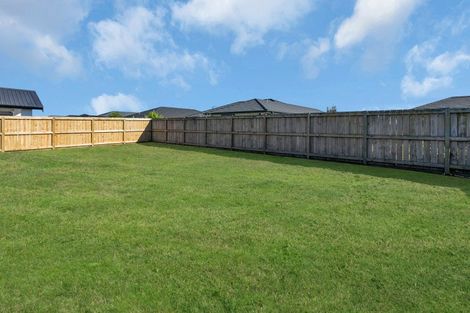 Photo of property in 25 Kapiakauri Road, One Tree Point, 0118