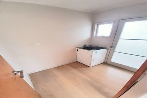 Photo of property in 2/73 Newhaven Terrace, Mairangi Bay, Auckland, 0630