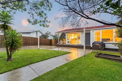 Photo of property in 59 Taurus Crescent, Beach Haven, Auckland, 0626
