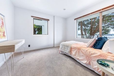 Photo of property in 6 Shepherds Road, Papakura, 2110