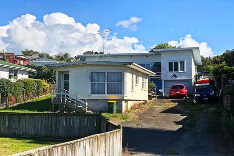 Photo of property in 17 Tomo Street, New Lynn, Auckland, 0600