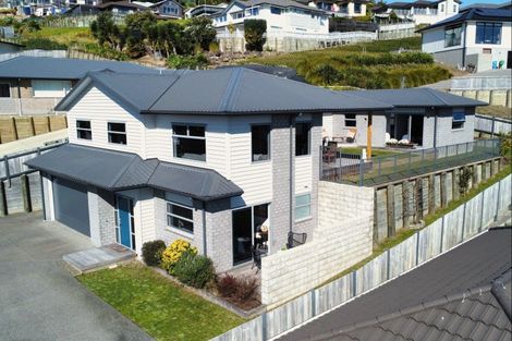 Photo of property in 111 Oteki Park Drive, Welcome Bay, Tauranga, 3112