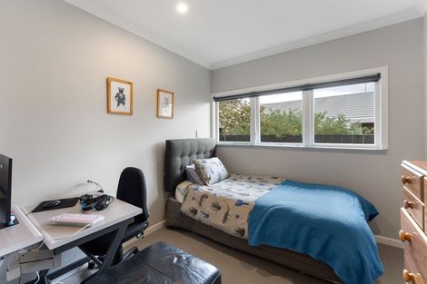 Photo of property in 12 Rawene Street, Waikanae, 5036