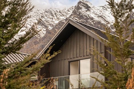 Photo of property in 35 Jacks Point Rise, Jacks Point, Queenstown, 9371