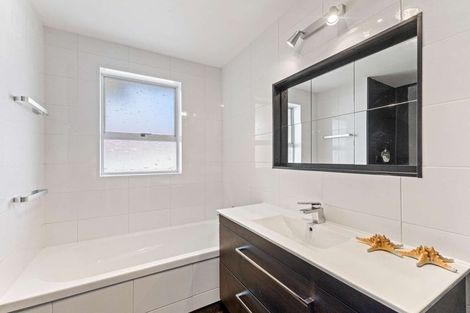 Photo of property in 42 Rosendale Avenue, Spotswood, New Plymouth, 4310