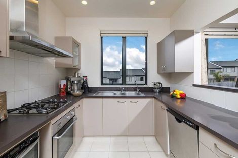 Photo of property in 40/22 Northcross Drive, Oteha, Auckland, 0632