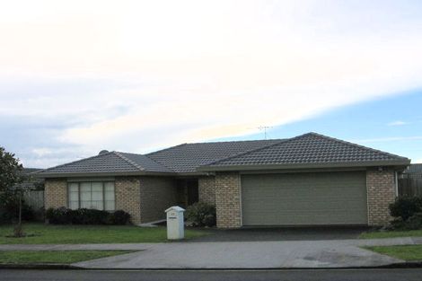 Photo of property in 10 Ridgefield Lane, East Tamaki Heights, Auckland, 2016