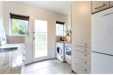 Photo of property in 2/20 Hinau Street, New Lynn, Auckland, 0600