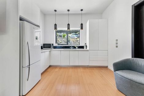 Photo of property in 2b Pah Road, Kawaha Point, Rotorua, 3010