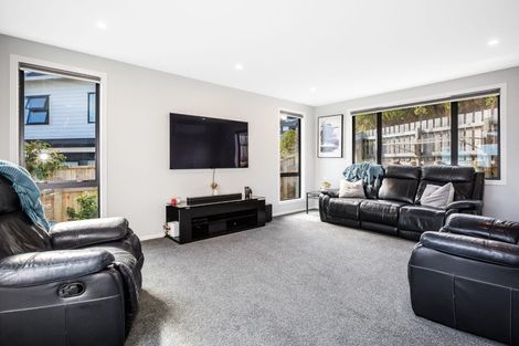 Photo of property in 29a Waitaria Terrace, Aotea, Porirua, 5024