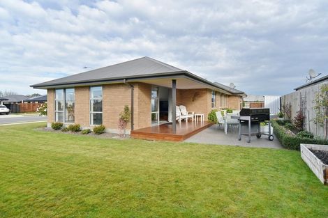 Photo of property in 2 Grasmere Close, Rangiora, 7400