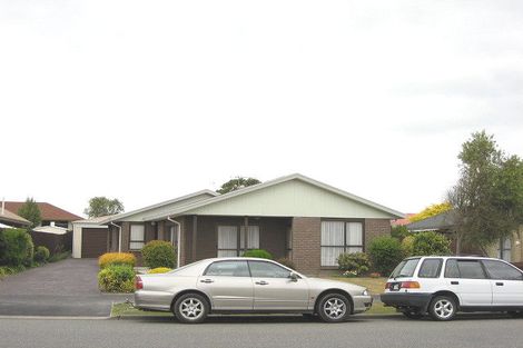 Photo of property in 238 Queenspark Drive, Parklands, Christchurch, 8083