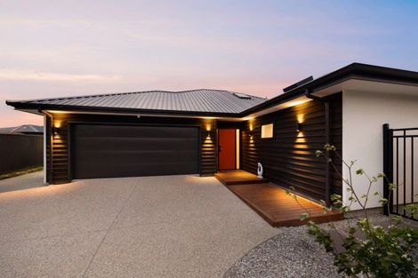Photo of property in 16 Travertine Street, Cromwell, 9310
