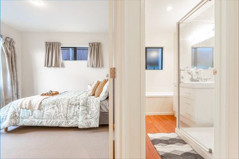 Photo of property in 59 Royal Road, Massey, Auckland, 0614