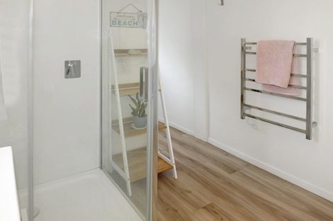 Photo of property in 13 Barber Street, Foxton Beach, Foxton, 4815