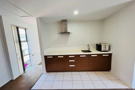 Photo of property in 18 Windfola Parkway, Takanini, 2112