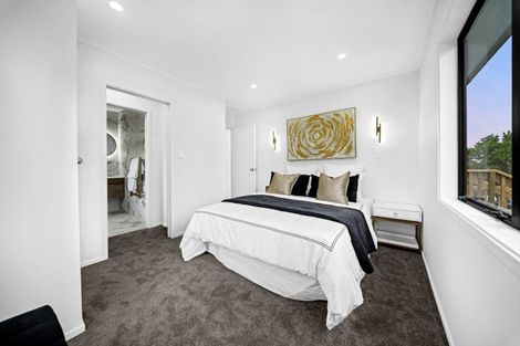 Photo of property in 40 West Harbour Drive, West Harbour, Auckland, 0618